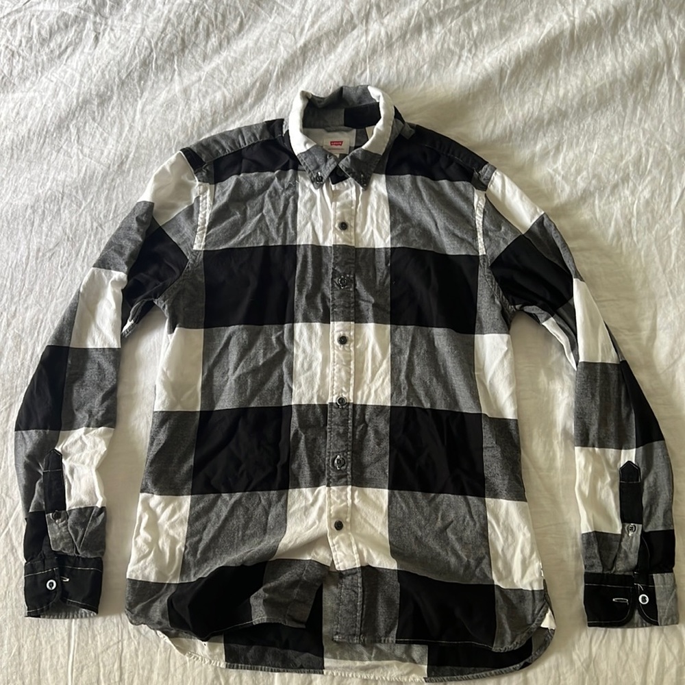 Levi’s Buffalo Plaid button down shirt size m